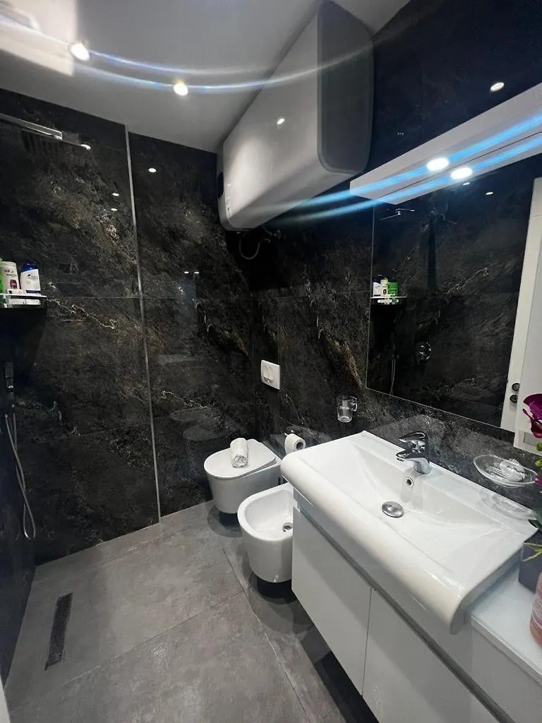 Coastal Deluxe Apartment Durrës 0*,  Albánia